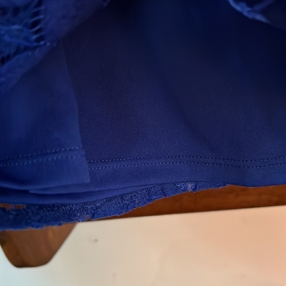 CATO Royal Blue Eyelet Lace Detail Sleeveless Top, Size Medium, GUC. - Picture 6 of 7